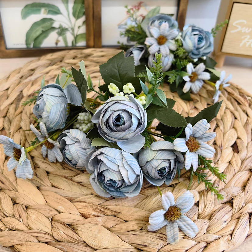 Искусственные цветы в Тольятти | Цветы искусственные «Камелии с мелкоцветом», голубые, букет